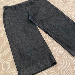 GAP pants, cropped, black denim-like fabric, cotton blend, 8
